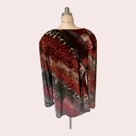 Brand New 24K Red Top❣️ - Picture 2 of 4